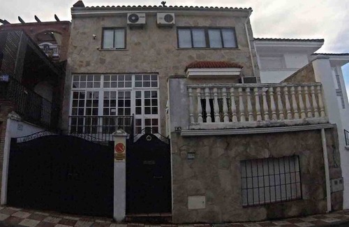 Úbeda Casa | CASA AMPLIA Y COMODA EN CIUDAD PATRIMONIAL: MURALLAS DE ÁVILA
