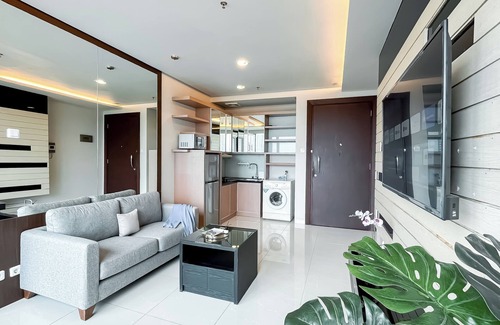 Bangka Apartamento | Spacious and Comfy Big Studio Apartment at Kemang Mansion