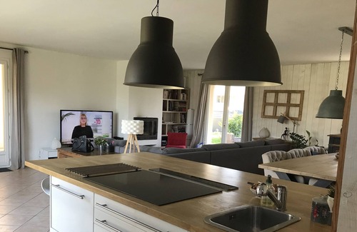 Soubise Casa | Villa espaciosa y contemporánea
