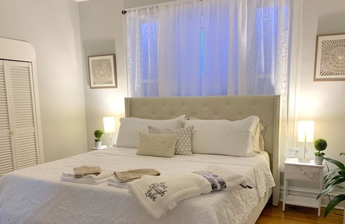 St. Louis Casa | Spacious and Cozy Home in a Great Area Next to Parks and Close Downtown!