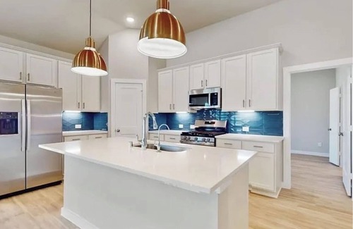 Cypress Casa | Spacious and elegant 5-bedroom, 3.5-bathroom home nestled in a vibrant community