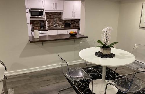 Midtown Toronto Apartamento | Spacious and elegant lower unit in stunning Casa Loma neighbourhood