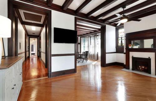 Mid-City Casa | Spacious and Elegant Family Home in Mid-City