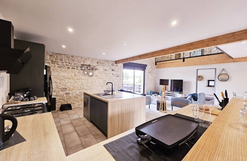 Magnac-sur-Touvre Casa | Loft de Magnac-Casa-Baño en la habitacion
