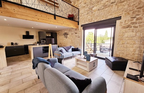 Magnac-sur-Touvre Casa | Loft de Magnac-Casa-Baño en la habitacion