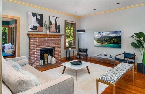 Biscayne Park Villa | Spacious and Inviting with Backyard Oasis Villa