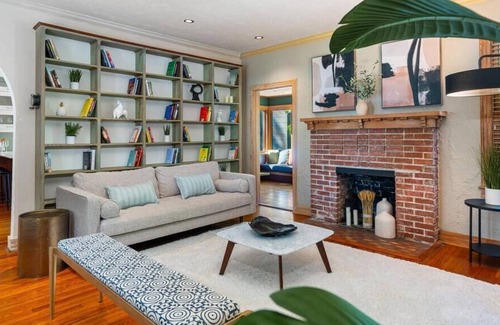 Biscayne Park Villa | Spacious and Inviting with Backyard Oasis Villa
