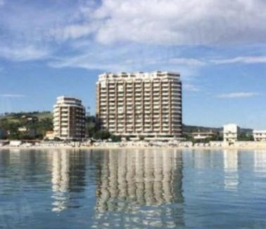 Porto Potenza Picena Apartamento | Spacious and Cozy Retreat by Host Hero