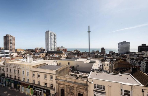 Montpelier Apartamento | Spacious and luxe two king bedroom sea-view apt