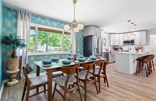 Strongsville Apartamento | Spacious and Luxury Designed Ranch with Game Room