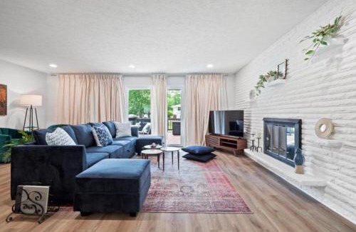 Strongsville Casa | Spacious and Luxury Designed Ranch with Game Room