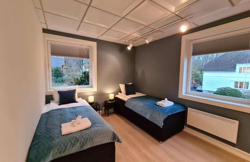 Stavanger Apartamento | Spacious And Modern, 2-Bedroom, Near Center, Free Parking, Best Location