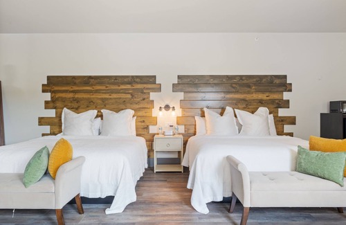Pottawattamie County Otro | Spacious and modern guestrooms located a short drive from Omaha/Council Bluffs