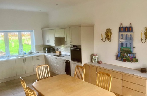 Sawston Apartamento | Spacious and Peaceful Annex, perfect for a couple or family with fireplace.