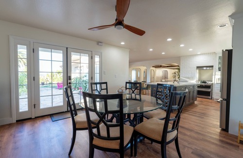 Byron Casa | SPACIOUS AND PRIVATE 2-ACRE ESTATE SET AMONG AN OLIVE ORCHARD