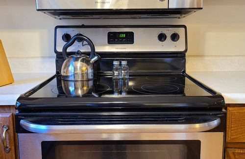 Petersburg Casa | Spacious and private home. Located 2 miles from the Creation Museum. Sleeps 14.
