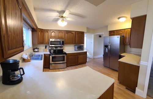 Petersburg Casa | Spacious and private home. Located 2 miles from the Creation Museum. Sleeps 14.