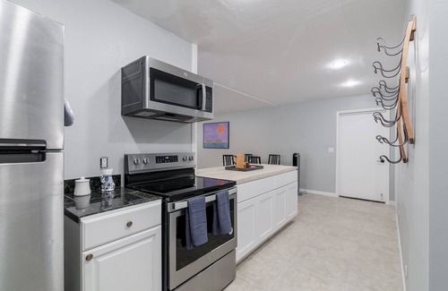Fountain Hills Apartamento | Spacious and Quiet1BR 1BA Apartment - Hiking, Biking, Shopping Nearby