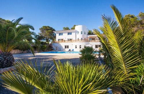 Ses Salines Casa | Espaciosa y tranquila casa con vistas al mar