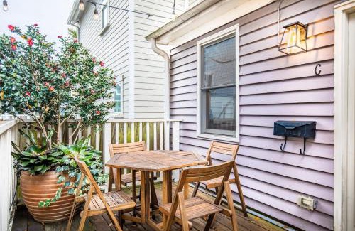 Westside Apartamento | Spacious and Quiet One Block off King Street