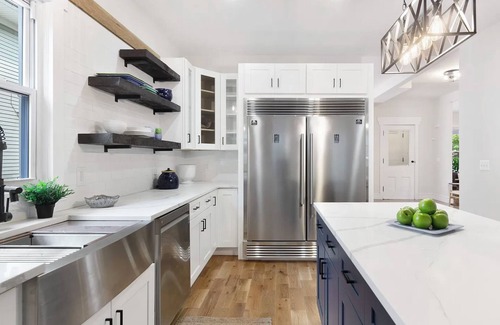 Flatbush Casa | Spacious and Renovated Victorian Free Standing Home in New York City