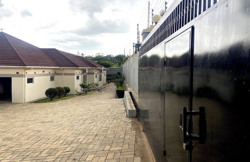 Blantyre Casa | Spacious and staffed 4-bedroom house with WiFi and AC in Blantyre