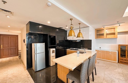 Surabaya Apartamento | Spacious And Strategic Location 3Br At Kondominium Regensi Apartment