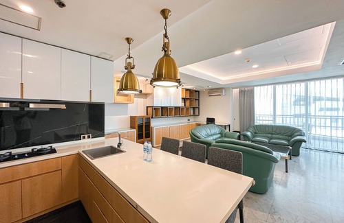 Surabaya Apartamento | Spacious And Strategic Location 3Br At Kondominium Regensi Apartment