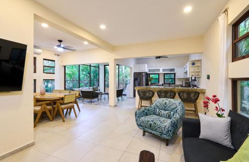 Playacar Casa | Spacious and Stylish Vacation Home for 8 with Private Pool and Large Terrace