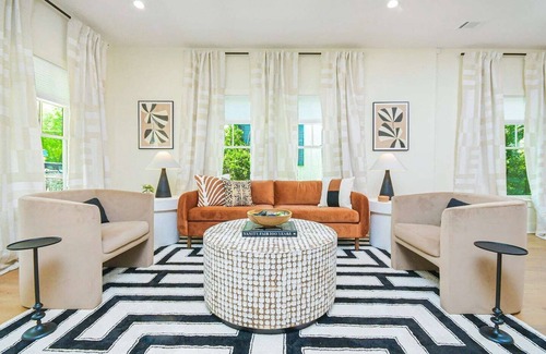 East Side Casa | Spacious and stylish 2BR 2.5Bath nestled in the vibrant Grant Park neighborhood