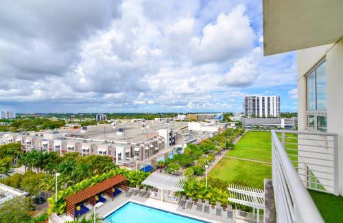 Midtown Apartamento | Spacious and Stylish Condo at Midtown w Top Amenities!