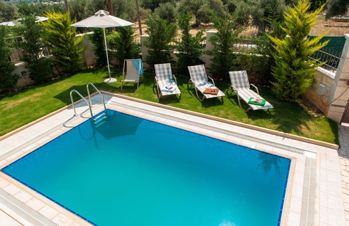 Adele Villa | Amplia y elegante villa con piscina PRVT en la naturaleza