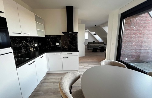 Goirle Apartamento | Spacious and stylish stay with parking and WiFi, close to Goirle's parks and trails. Sleeps four.