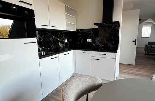 Goirle Apartamento | Spacious and stylish stay with parking and WiFi, close to Goirle's parks and trails. Sleeps four.