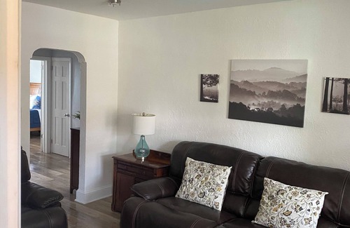 Trinidad Apartamento | Spacious and Sunny 1 Bedroom Apt, Centrally Located, w Private Parking