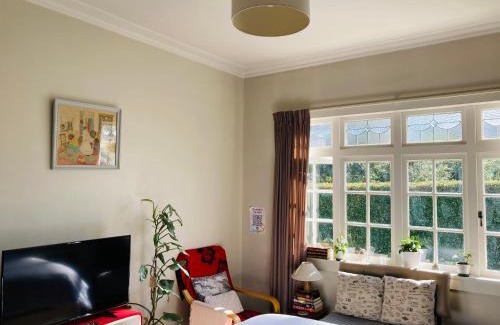 Mount Albert Casa | Spacious and Sunny Master Bedroom with shared bathrooms