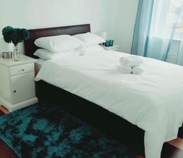 West Thurrock Casa | Spacious and Tastefully Decorated Town House In Lakeside West Thurrock Grays