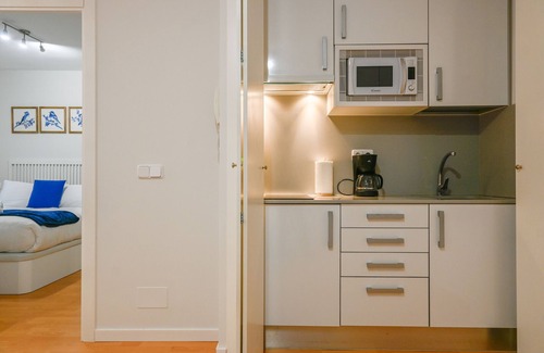 Gaztambide Apartamento | Piso Amplio y Cálido en Madrid: Ideal para tu Estancia Perfecta