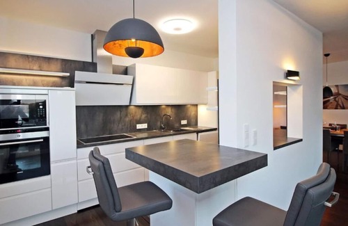 Tulln an der Donau Apartamento | Spacious apartment (102sqm) with kitchen and terrace