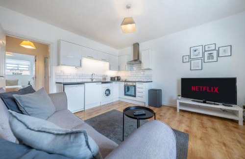 Bishop's Stortford Apartamento | Spacious Apartment, near Stansted Airport & Bishops Stortford Town Centre, Ideal for Contractors and Relocators
