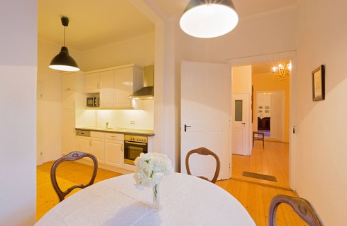 Steinakirchen am Forst Apartamento | Amplio apartamento que consta de 2 habitaciones con baño privado.