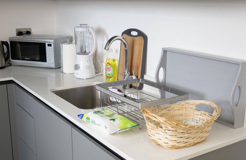 Milton Keynes Apartamento | Spacious apartment with workspace at the heart of the City!