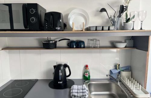 Crawley Apartamento | Spacious Apartment - 12 Minutes from Gatwick