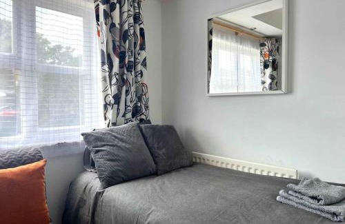 Crawley Apartamento | Spacious Apartment - 12 Minutes from Gatwick