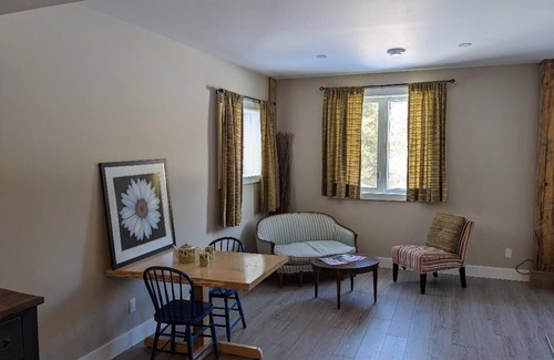 Quinte West Otro | Spacious apartment on homestead; Experience sustainable living