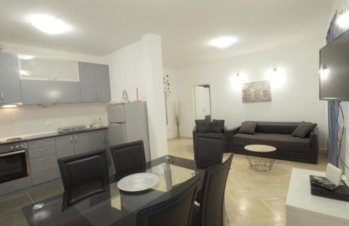 Old Town Apartamento | Spacious Apartment Erol
