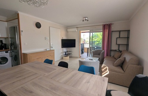 Valras-Plage Apartamento | Spacious apartment with large balcony