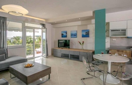 Koutsounari Apartamento | Spacious apartment with balcony just a few minutes from the beach