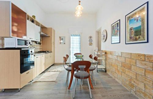 Alcamo Marina Apartamento | Spacious apartment in Alcamo Marina 90 m² with shared pool