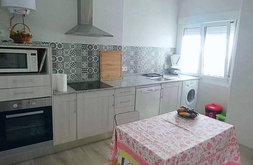 Aviles Apartamento | Amplio y céntrico apartamento en Avilés by beBalmy